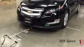 Unde-s mulți puterea crește: cum trag acești mici roboței o mașină de două tone