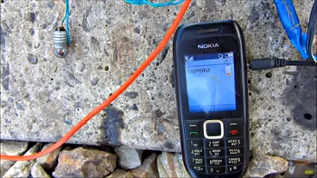 Cum să-ți încarci telefonul direct la șinele de cale ferată