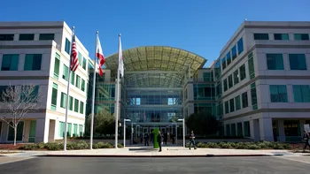 Deces la sediul Apple, valoarea companiei a scăzut brusc