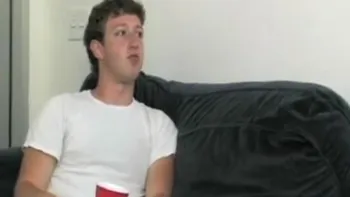 Cum arăta Mark Zuckerberg într-un interviu de la începuturile Facebook-ului