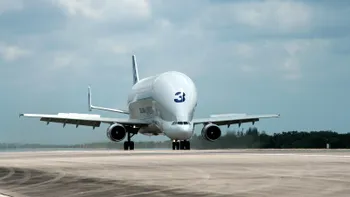 Premieră pentru România: avionul gigantic care a aterizat pe Otopeni