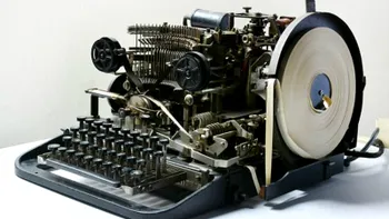 O mașinărie folosită de Hitler pentru a comunica codat, găsită pe eBay