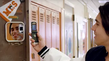 Clasicul și atrăgătorul Motorola RAZR revine în actualitate în 2016