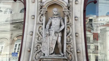 Selfie-urile fac o nouă victimă, o statuie valoroasă