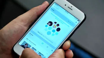 Facebook te obligă să îți instalezi o aplicație pentru a-ți păstra pozele