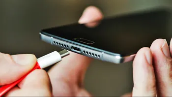 De ce să nu folosești niciodată porturile USB din aeroport
