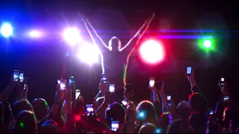Acestea sunt căștile pe care o să le vrei la orice concert