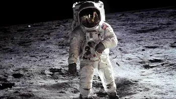 Americanii au primit în mod oficial aprobarea de a trimite o capsulă pe Lună