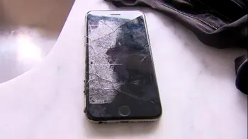 Un iPhone explodat i-a provocat arsuri de gradul trei