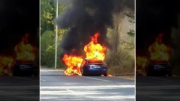 Un nou Tesla Model S a luat foc în timpul unui test drive