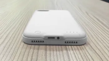 Aceasta carcasă pentru iPhone 7 este dotată cu un jack pentru căști