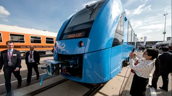Viitorul transporturilor: trenul pe bază de hidrogen ar putea fi soluția împotriva poluării aerului