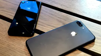 Acest iPhone 7 a luat foc în cutie în timpul unei livrări
