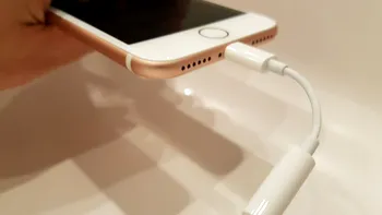 Adaptorul de căști de la iPhone 7 scade calitatea audio