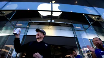 Chinezii își transformă vechile telefoane în iPhone 7