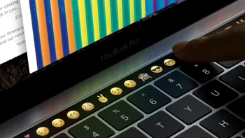 Noul MacBook Pro include un Touch Bar creativ, dar renunță la clasicul USB