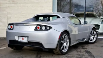 Acest prototip Tesla te-ar putea costa o mică avere