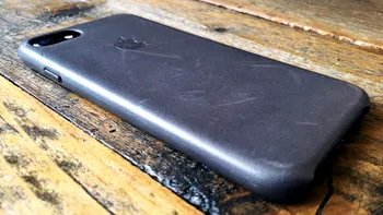 De ce este bine să-ți ții iPhone-ul cu ecranul în jos pe masă