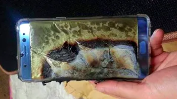 Un Note 7 ce a luat foc a fost surprins de o cameră de filmat [VIDEO]