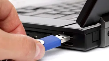 Motivul pentru care e atât de enervant să conectezi un USB