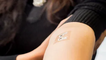 Dispozitivul de forma unui tatuaj îi spune telefonului tău cât ai băut