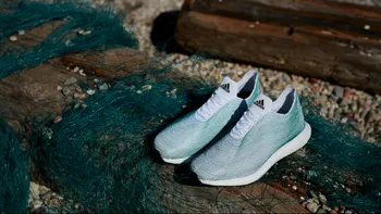 Vei putea să îți cumperi pantofi sport Adidas făcuți din reziduuri colectate din oceane