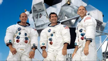 NASA a trimis oameni pe Lună cu pornografie lipită de costume