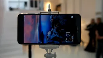 Honor 8, prezentat oficial în România: design premium și preț foarte bun