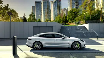 Noile modele Porsche Panamera vor fi lansate oficial la Los Angeles