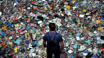 Cum a ajuns Amazon să vândă CD-uri audio piratate