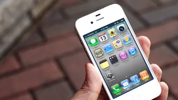Un iPhone 4 a rezistat un an pe fundul unui lac