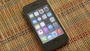 De ce ai confunda iPhone X cu iPhone 4