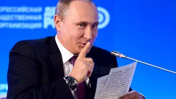Poza care-ți arată că Vladimir Putin înțelege tehnologia la fel ca bunica ta