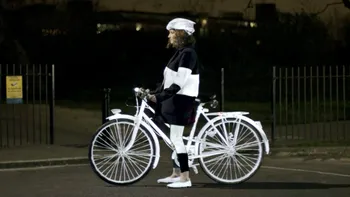 Volvo a relansat spray-ul reflectorizant pentru bicicliști