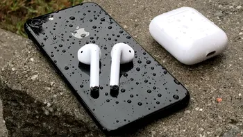 Prețioasele căști Apple AirPods vin la pachet cu apeluri pierdute