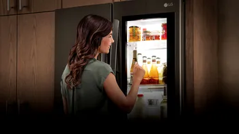 Primul frigider deștept de la LG vine cu un touchscreen imens