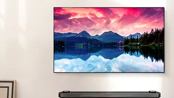 LG a lansat televizorul pe care îl lipești pe perete, ca pe un poster