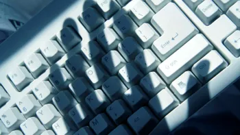 Cum afli cine îți folosește calculatorul când nu ești prin preajmă