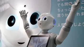 Pepper, robotul prietenos, defilează pe podium [VIDEO]
