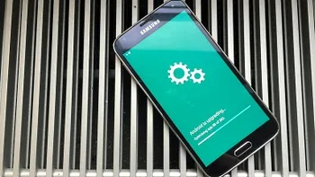 De ce smartphone-urile noi sunt livrate cu versiuni mai vechi de Android