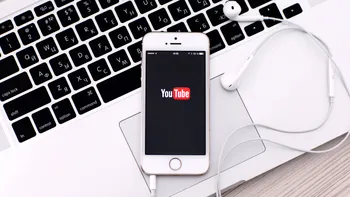 Cum asculți clipuri de pe YouTube pe iPhone cu ecranul închis, fără să instalezi vreo aplicație