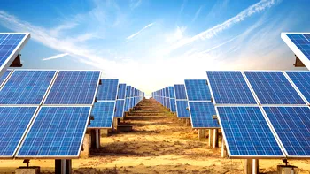 Energia solară devine populară în defavoarea combustibilor fosili