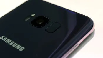 Samsung Galaxy S8 îți va reaminti periodic să cureți camera foto