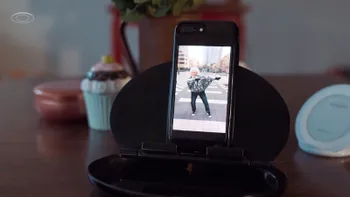 Această carcasă de iPhone vine la pachet cu Android și dual-SIM