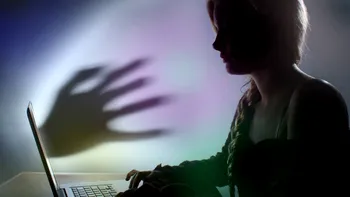 Teama de Balena Albastră: Ai grijă de copilul tău pe Internet ca să nu-l supravegheze alții