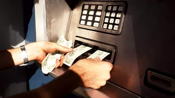 Hackerii pot goli un bancomat în câteva secunde cu ajutorul unui echipament de 15 dolari
