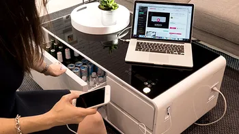 Sobro este o masă de cafea futuristă încărcată cu funcții utile