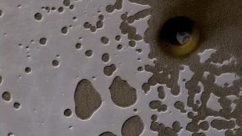 NASA nu poate explica ce a creat acest crater straniu de pe Marte