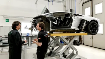 Lamborghini are o echipă specială de mecanici pregătiți să îți sară în ajutor dacă ți-ai lovit mașina