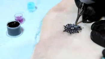 Tatuajele care își schimbă culoarea și te avertizează dacă ai probleme de sănătate